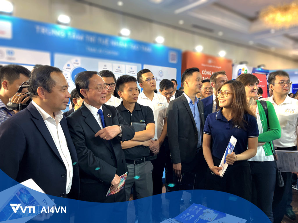  The Minister of Science and Technology of Vietnam visited VTI’s booth 