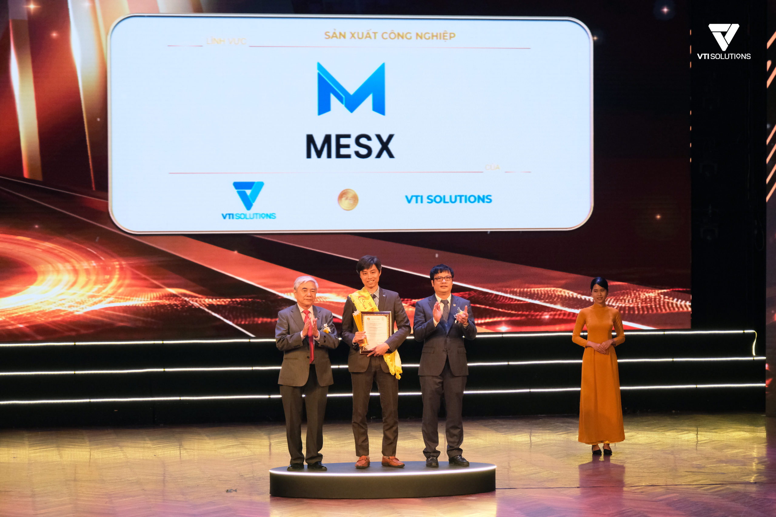 Manufacturing Execution System MES-X by VTI Solutions Receive Sao Khue Award 2024
