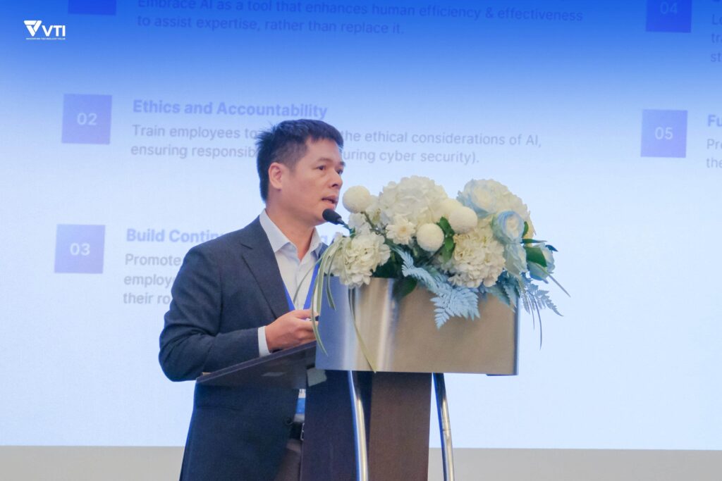 vti-ceo-giving-speech-about-building-training-and-upskilling-ai-workforce-in-digital-businesses